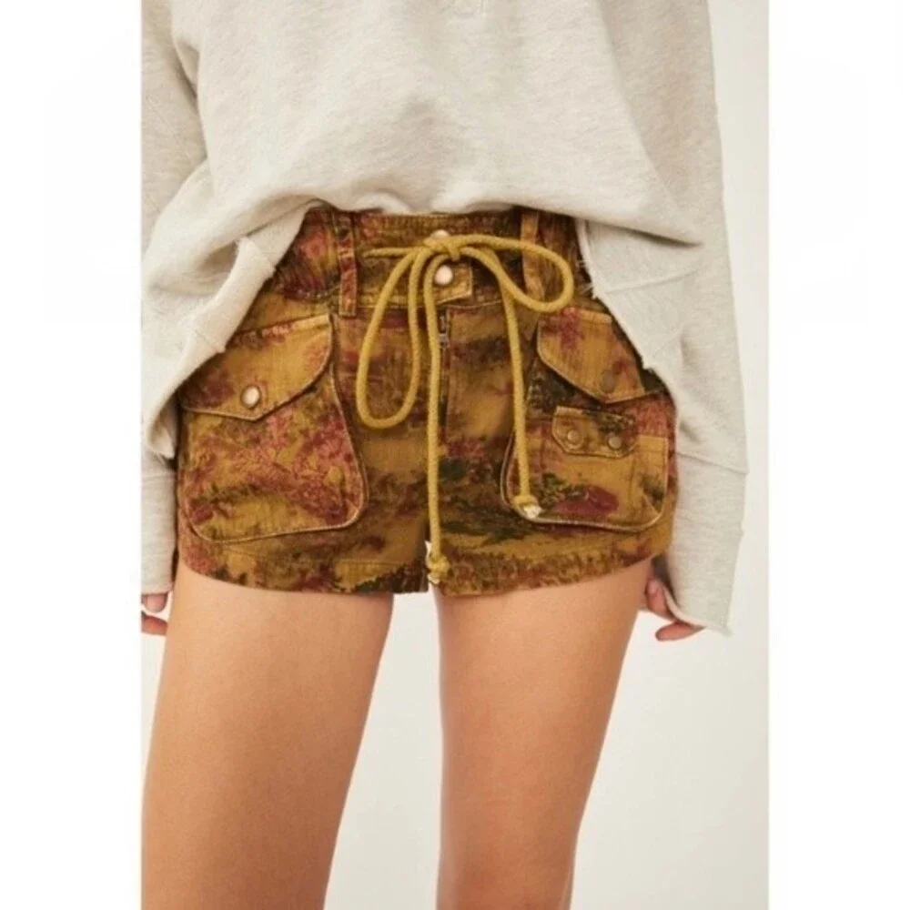 NWT Free People Waimea Slouchy Printed
Shorts / Earth Combo. Size Large - Picture 2 of 8